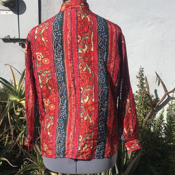 Vintage Woman’s Silk Blouse - Picture 5 of 9